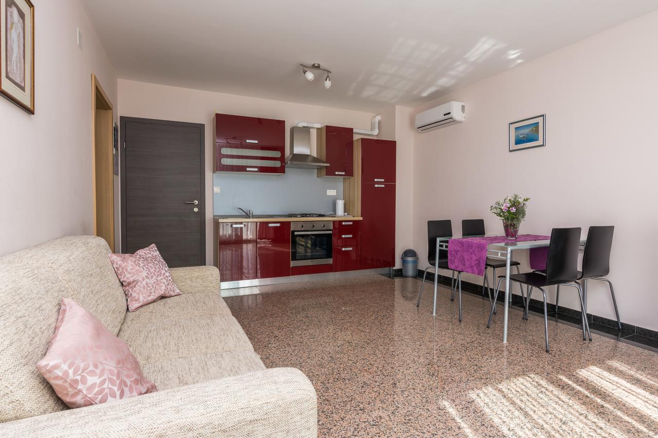 Apartmani Bepo Свети-Филип-и-Яков Экстерьер фото